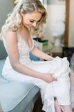Beauty V-Neck Long Lace Beach Wedding Dress Ivory Mermaid Backless Bridal Dress W1008