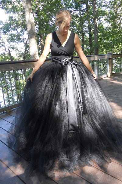 A-line V-Neck Sleeveless Bowknot Tulle Long Prom Dresses