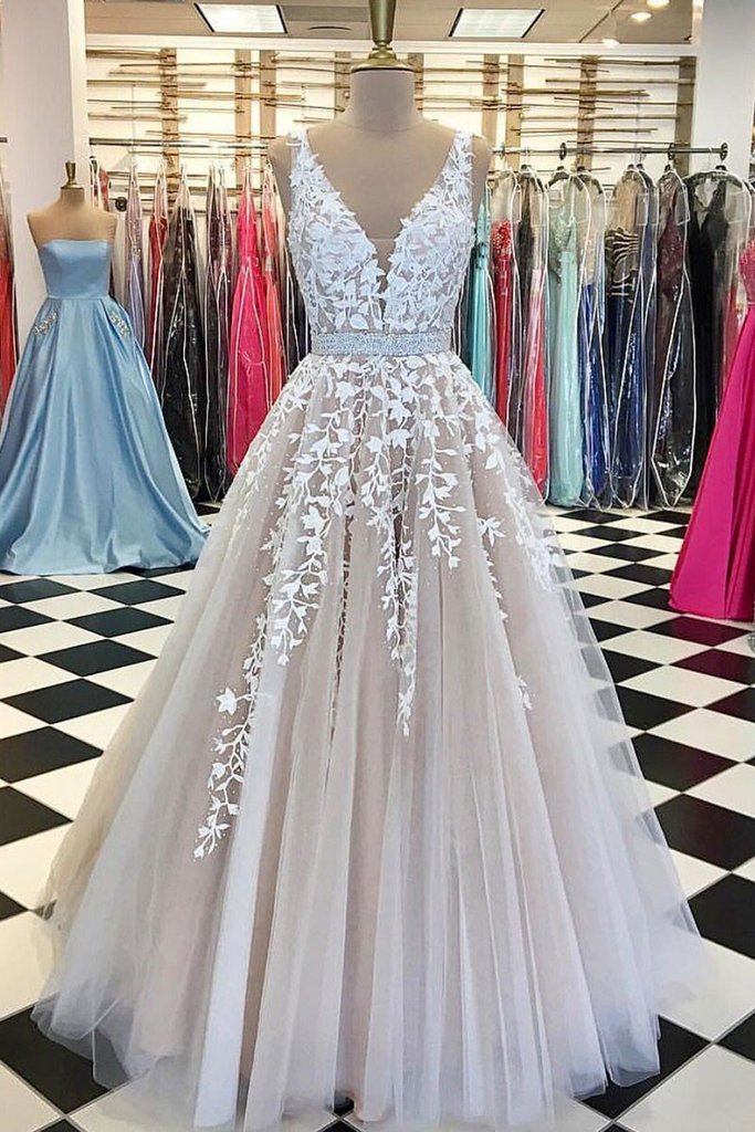 Unique V Neck Tulle Lace Wedding Dress Tulle Ball Gown Prom Dress With Appliques PW538