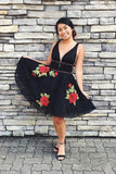 Flower Embroidered Junior V-Neck Homecoming Dress Short Black Lace Hoco Dress PW956