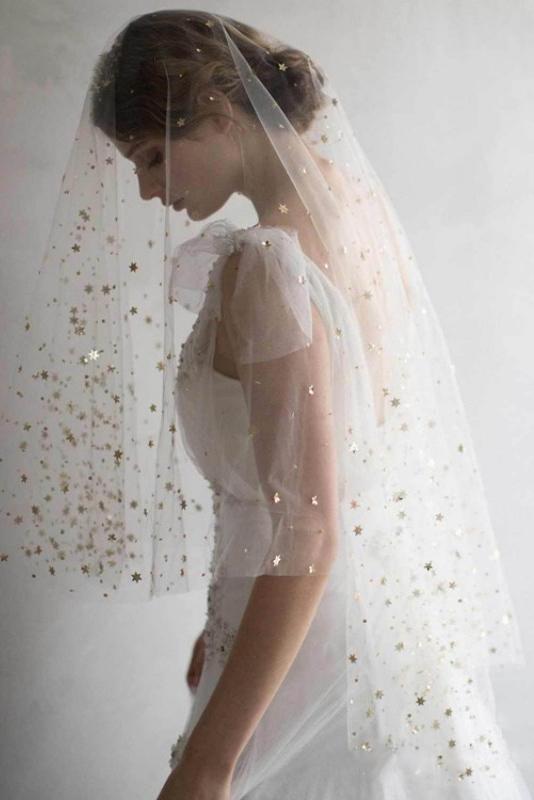 Elegant Short Sequins Tulle Wedding Veils with Stars W1240